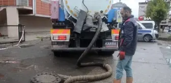 Şiddetli yağmur sonrası pazar yerinde çalışmalar devam ediyor