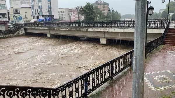 Samsun'da sel ve taşkınlara karşı cami hoparlörlerinden uyarıda bulunuldu