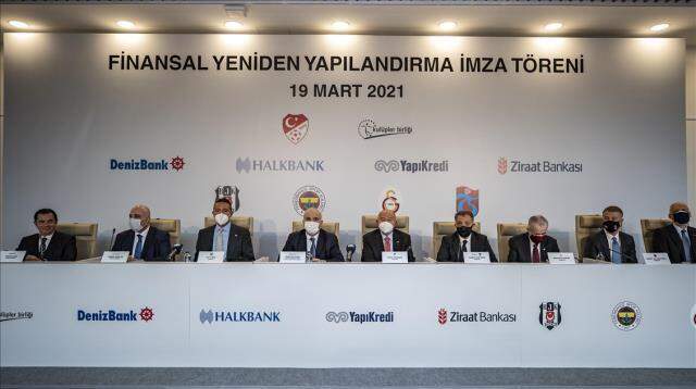 Dört büyük kulüp kritik seviyeye ulaştı! Borçlar yüzünden batacak seviyeye geldiler Dört büyük kulüp kritik seviyeye ulaştı! Borçlar yüzünden batacak seviyeye geldiler