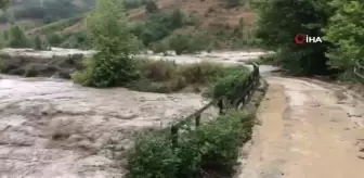 Karabük'te köprü çöktü, yol ulaşıma kapandı