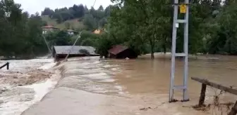 Kastamonu'da şiddetli yağış sonrası bir köy su altında kaldı