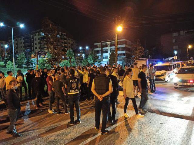 Ankara Altındağ'daki olaylarla ilgili gerçek dışı paylaşım yapan ve olaylara karışan 76 kişi gözaltına alındı Ankara Altındağ'daki olaylarla ilgili gerçek dışı paylaşım yapan ve olaylara karışan 76 kişi gözaltına alındı