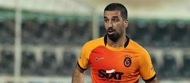 Arda Turan, ağır eleştiri ve hakaretlere verdiği cevapla taraftarın kalbini kazandı Arda Turan, ağır eleştiri ve hakaretlere verdiği cevapla taraftarın kalbini kazandı