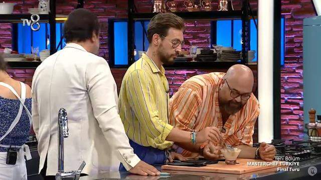 MasterChef'te yaptığı tatlının kıvamını tutturamayan yarışmacı, gözyaşlarına boğuldu MasterChef'te yaptığı tatlının kıvamını tutturamayan yarışmacı, gözyaşlarına boğuldu