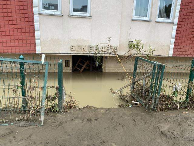 Son Dakika: Yağışın etkili olduğu Karadeniz'e Bakan Pakdemirli'den uyarı! Yarın ve cumartesi ağır yağış olacak, meteorolojik risk devam ediyor Son Dakika: Yağışın etkili olduğu Karadeniz'e Bakan Pakdemirli'den uyarı! Yarın ve cumartesi ağır yağış olacak, meteorolojik risk devam ediyor