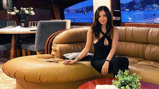 Aşk hayatıyla gündemden düşmeyen Hakan Sabancı, bu sefer de model Elif Aksu ile görüntülendi