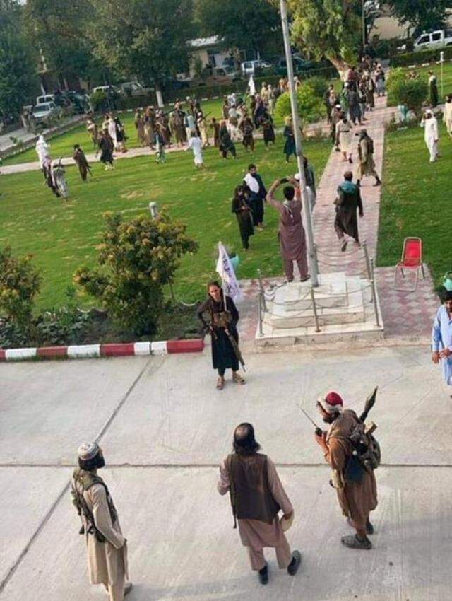 Son Dakika: Afganistan'da 26 şehir merkezi Taliban tarafından ele geçirildi Son Dakika: Afganistan'da 26 şehir merkezi Taliban tarafından ele geçirildi