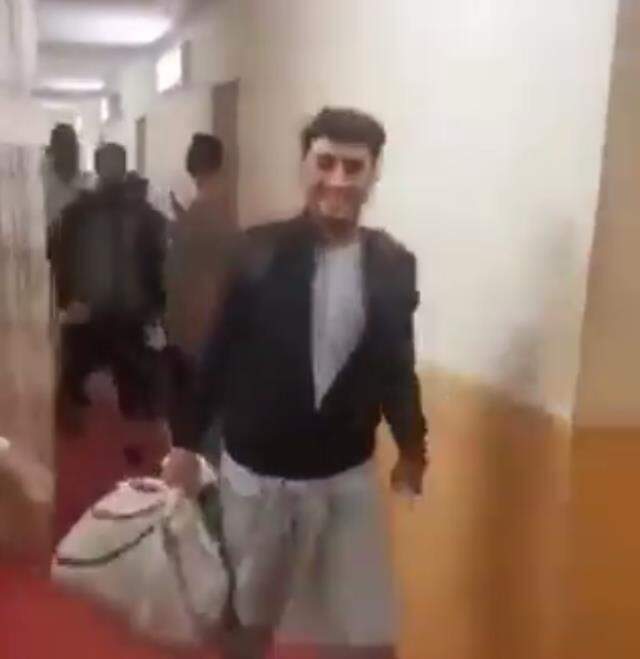 Taliban, Afganistan'ın en büyük hapishanesi Puli Çarhi'deki mahkumları serbest bıraktı Taliban, Afganistan'ın en büyük hapishanesi Puli Çarhi'deki mahkumları serbest bıraktı