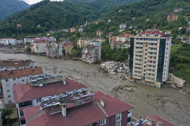 Batı Karadeniz'de sel felaketinin boyutu giderek artıyor! Can kaybı 66'ya çıktı