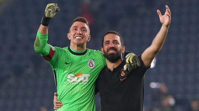Marcao'nun Kerem'e saldırmasından sonra kaptanlar Arda ve Muslera arasında tartışma Marcao'nun Kerem'e saldırmasından sonra kaptanlar Arda ve Muslera arasında tartışma