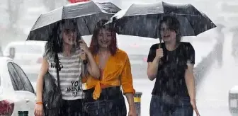 Meteoroloji'den İstanbul dahil 17 kente kuvvetli sağanak uyarısı