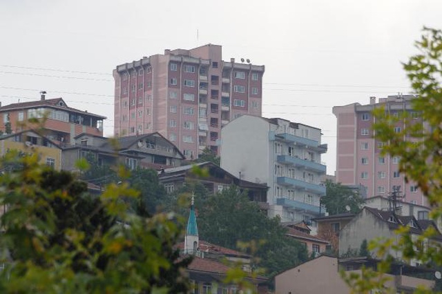 Üniversiteye gidecek öğrenciler dikkat! Kocaeli'de kiralık evler tükendi, emlakçıda sıraya girdiler Üniversiteye gidecek öğrenciler dikkat! Kocaeli'de kiralık evler tükendi, emlakçıda sıraya girdiler