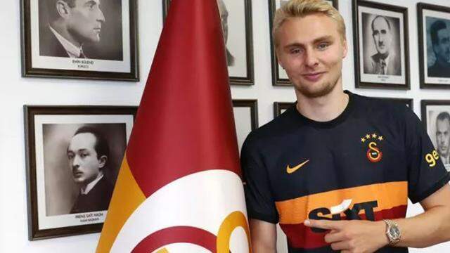 Galatasaray'ın Hatayspor maçı öncesi yeni transfer Victor Nelsson'un lisansı yetişti Galatasaray'ın Hatayspor maçı öncesi yeni transfer Victor Nelsson'un lisansı yetişti