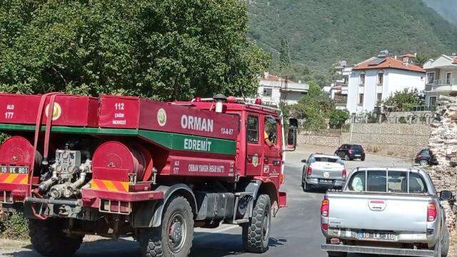 Son Dakika: Kazdağları'nda orman yangını! Edremit'teki yangına havadan ve karadan müdahale devam ediyor Son Dakika: Kazdağları'nda orman yangını! Edremit'teki yangına havadan ve karadan müdahale devam ediyor