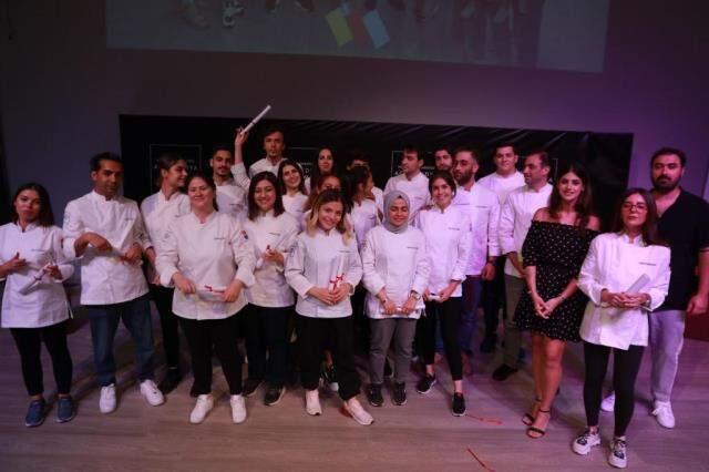 Acunmedya Akademi ilk mezunlarını verdi! Acun Ilıcalı, tüm öğrencilere staj imkanı sundu Acunmedya Akademi ilk mezunlarını verdi! Acun Ilıcalı, tüm öğrencilere staj imkanı sundu