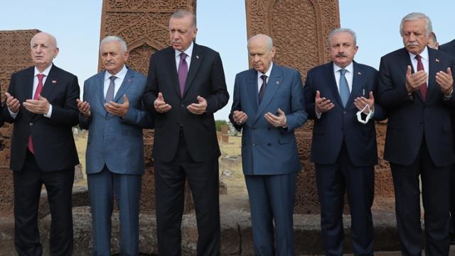 Cumhurbaşkanı Erdoğan, Ahlat'taki törende açıklamalarda bulundu: Ahlat mezar taşları, milletimize ait tapu senetleridir