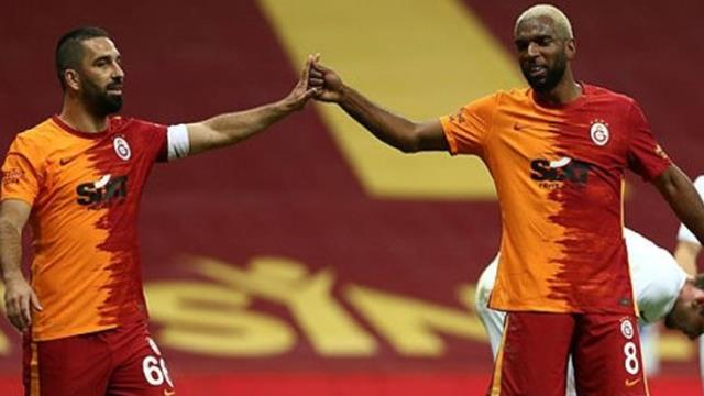 Galatasaray, Kasımpaşa'ya Hollandalı futbolcusu Ryan Babel'i önerdi