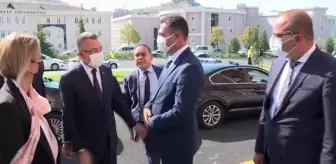Oktay, Nevşehir de faaliyet gösteren turizm sektör temsilcileri ile bir araya geldi