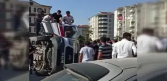 Otomobille çarpışan ambulans yan yattı, 4 sağlık çalışanı yaralandı