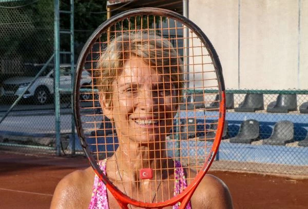 67 yaşındaki tenisçi Seyhan Tülay Mungan, İspanya'daki Dünya Şampiyonası'nda ülkemizi temsil edecek