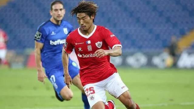 Ali Koç, Santa Clara'nın Başkanı İsmail Uzun ile Morita'nın transferi için el sıkıştı