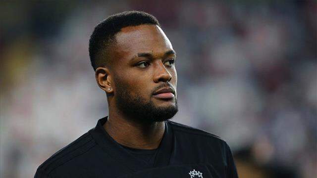 Cengiz Ünder'in takımı Marsilya, Cyle Larin için Beşiktaş'a 6 milyon euro teklif etti Cengiz Ünder'in takımı Marsilya, Cyle Larin için Beşiktaş'a 6 milyon euro teklif etti