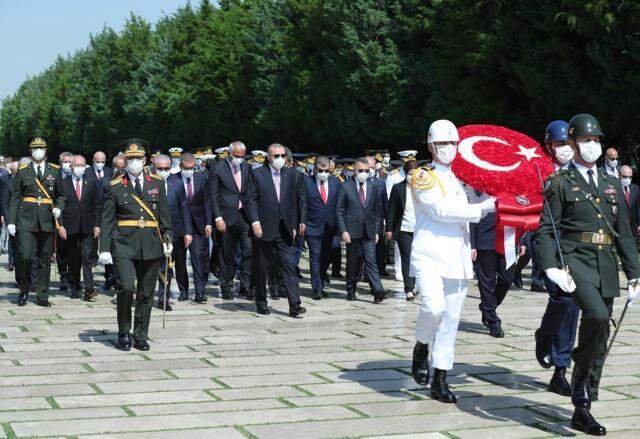 Son Dakika | Cumhurbaşkanı Erdoğan başkanlığındaki devlet erkanı Ata'nın huzurunda Son Dakika | Cumhurbaşkanı Erdoğan başkanlığındaki devlet erkanı Ata'nın huzurunda