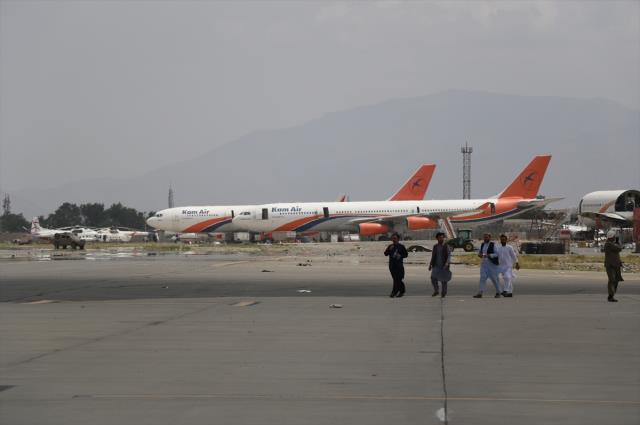 ABD'nin terk etmesinden sonra Taliban'ın kontrolüne geçen Kabil Havaalanı'nı Türk basını görüntüledi