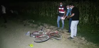 Otomobilin çarptığı bisikletli yaşamını yitirdi