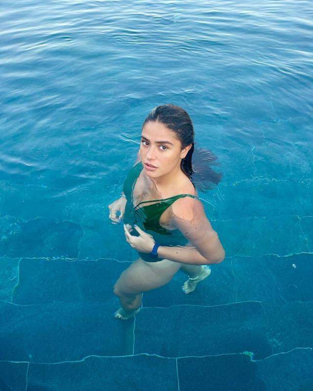 Survivor Ayşe'den çok konuşulacak itiraf: Adada öpüşenler vardı