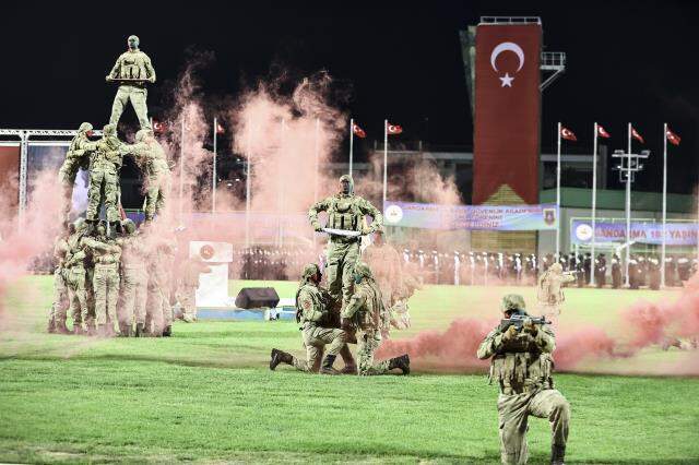 Cumhurbaşkanı Erdoğan: Türkiye dünyada en hızlı büyüyen ikinci ekonomi oldu Cumhurbaşkanı Erdoğan: Türkiye dünyada en hızlı büyüyen ikinci ekonomi oldu