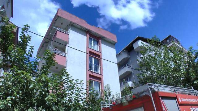 Babasının ölüm haberini sağlıkçılardan aldı Babasının ölüm haberini sağlıkçılardan aldı