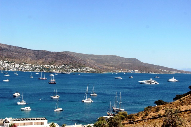 Kazak milyarderin 200 milyon dolarlık lüks yatı Bodrum'a demir atı Kazak milyarderin 200 milyon dolarlık lüks yatı Bodrum'a demir atı