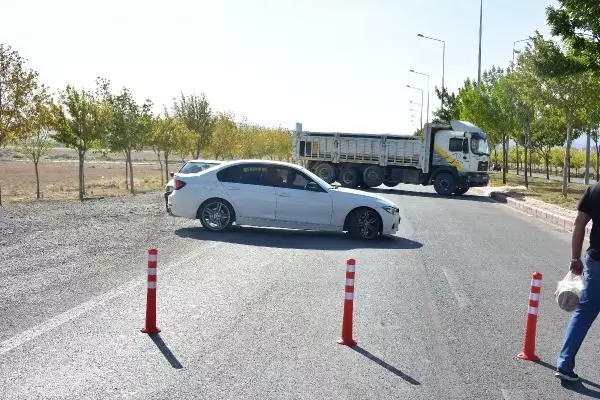 Almanya'da yaşayan Türk vatandaşı, Konya'daki arsasından geçen yolu kapattı