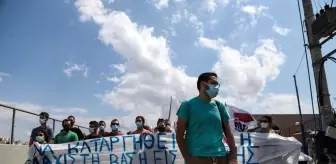 Son dakika haberi... Atina'da öğrencilerden Milli Eğitim Bakanlığı önünde yeni üniversiteye giriş sistemi protestosu