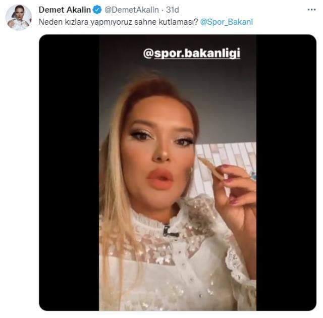 Demet Akalın, Spor Bakanlığı'na seslendi: Voleybol takımındaki kızlar için niye bir şey yapmıyoruz?
