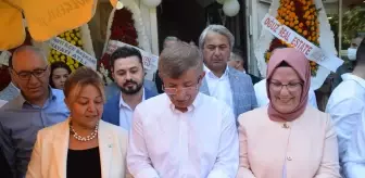 Gelecek Partisi Genel Başkanı Davutoğlu, Kuşadası'nda partisinin ilçe başkanlığını açtı