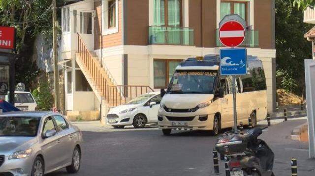 İBB, İstanbul'a 'tsunami tahliye yolu' tabelaları yerleştirmeye başladı! İşte en riskli ilçeler