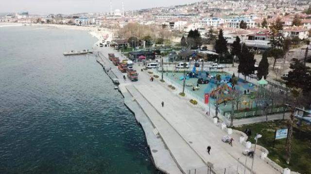 İBB, İstanbul'a 'tsunami tahliye yolu' tabelaları yerleştirmeye başladı! İşte en riskli ilçeler