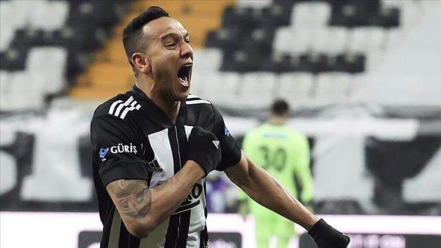 Yeni Mehmet Aurelio! Beşiktaş'ın Brezliyalı yıldızı Josef, Milli Takım'da oynamaya hazır Yeni Mehmet Aurelio! Beşiktaş'ın Brezliyalı yıldızı Josef, Milli Takım'da oynamaya hazır