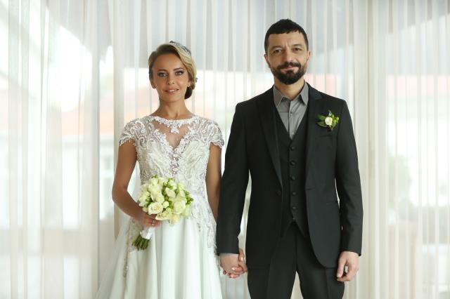 Vildan Atasever ile Mehmet Erdem hayatlarını birleştirdi! İşte düğünden ilk fotoğraflar