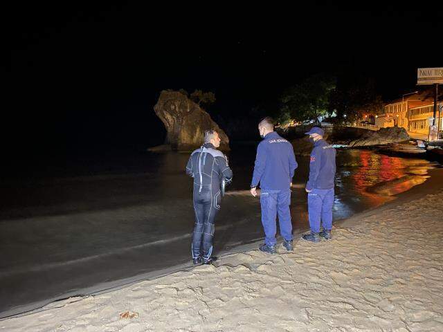 Deniz üzerindeki insan bedenine benzeyen cisim ihbarı ekipleri harekete geçirdi Deniz üzerindeki insan bedenine benzeyen cisim ihbarı ekipleri harekete geçirdi