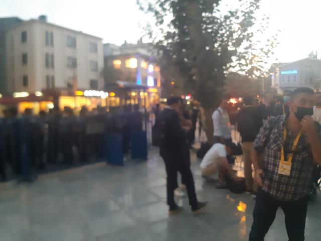 Kadıköy'de kaos akşamı! Taraftarlar, Ali Koç ve yönetimi yuhaladı