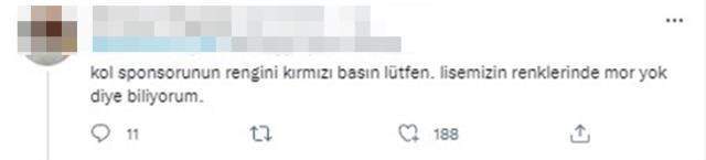 Galatasaray'ın yeni formasının tasarımı ve pahalı fiyatı taraftarın tepkisini çekti Galatasaray'ın yeni formasının tasarımı ve pahalı fiyatı taraftarın tepkisini çekti