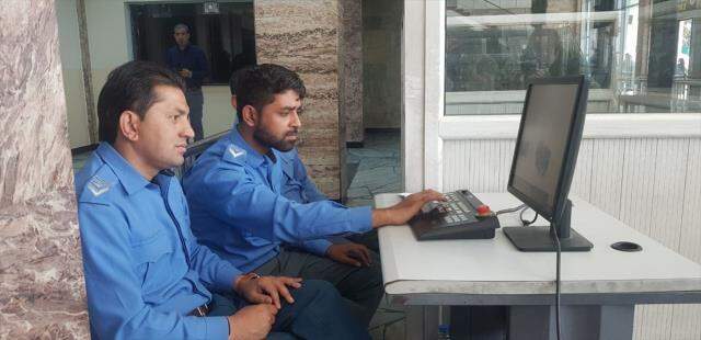 Kabil Havalimanı'ndaki kadın personeller, işlerine geri döndü Kabil Havalimanı'ndaki kadın personeller, işlerine geri döndü