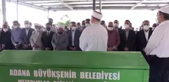 AK Parti Adana Milletvekili Erdinç'in kız kardeşi son yolculuğuna uğurlandı