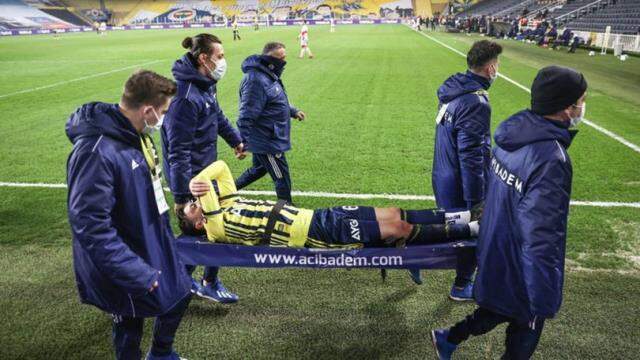 Oyundan çıkma sebebi belli oldu! Bilimsel veriler göre Mesut Özil'in 90 dakika oynaması mümkün değil Oyundan çıkma sebebi belli oldu! Bilimsel veriler göre Mesut Özil'in 90 dakika oynaması mümkün değil