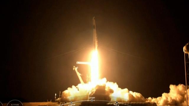 Uzay uçuşu tarihinde bir ilk! SpaceX roketi astronot olmayan 4 kişiyi dünyanın çevresinde 3 gün gezdirecek
