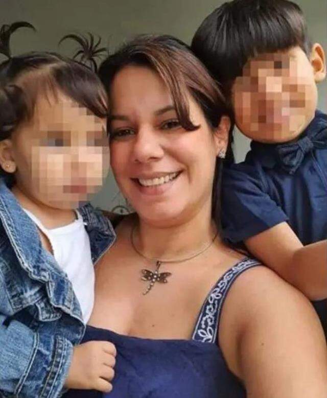 Batan tekneden kurtulan kadın, çocuklarını 4 gün boyunca emzirip hayatta tutmaya çalışırken yaşamını yitirdi