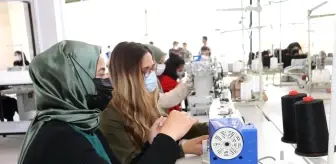 Diyadin'e kurulan tekstil fabrikası kızların umudu oldu